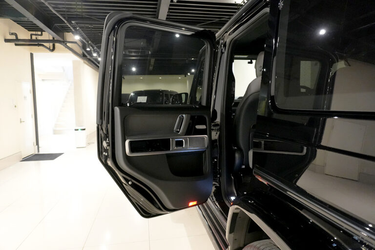 2023年式 メルセデスベンツ G400d ダークブラック AMGライン Gmanufakturプログラム オブシディアンブラック MQ4104