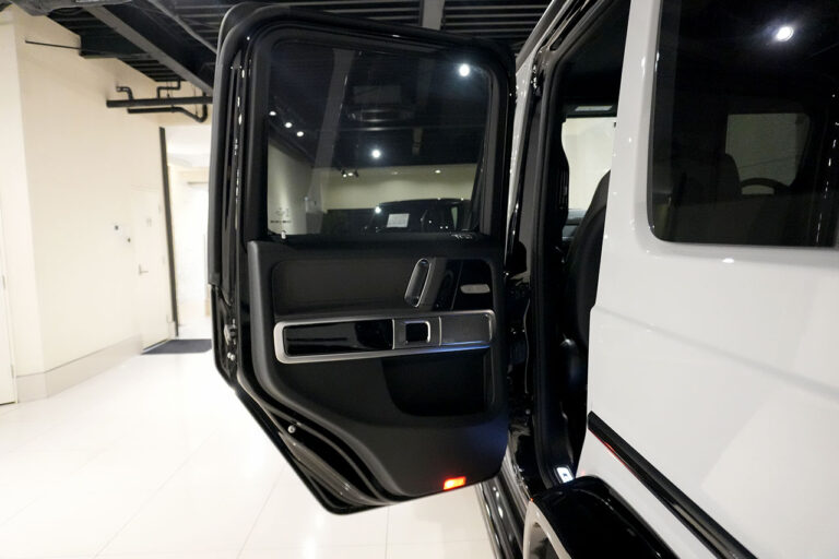 2023年式 メルセデスベンツ G400d ダークブラック AMGライン Gmanufakturプログラム ステルスグレー MQ4104
