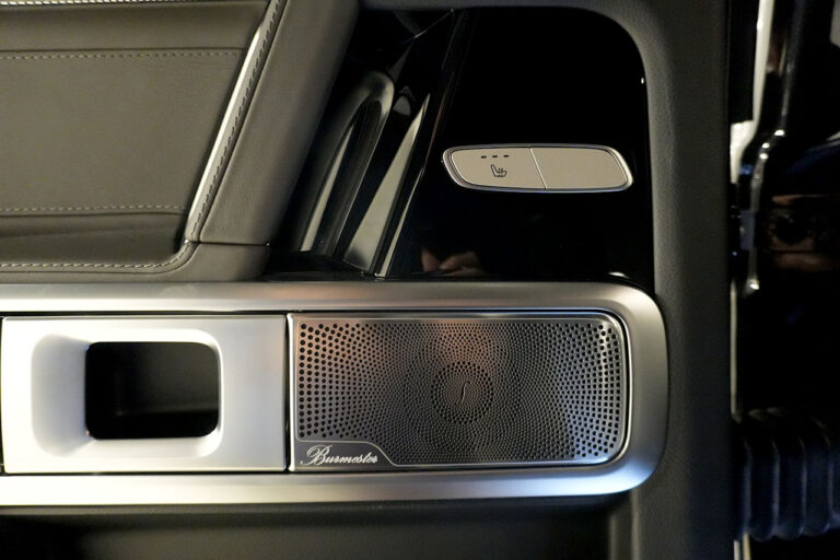 2023年式 メルセデスベンツ G400d ダークブラック AMGライン Gmanufakturプログラム ステルスグレー MQ4104