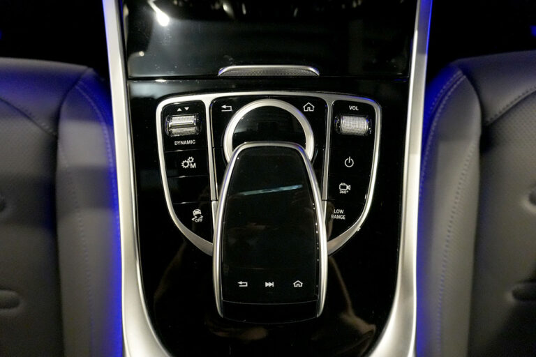 2023年式 メルセデスベンツ G400d ダークブラック AMGライン Gmanufakturプログラム ステルスグレー MQ4104