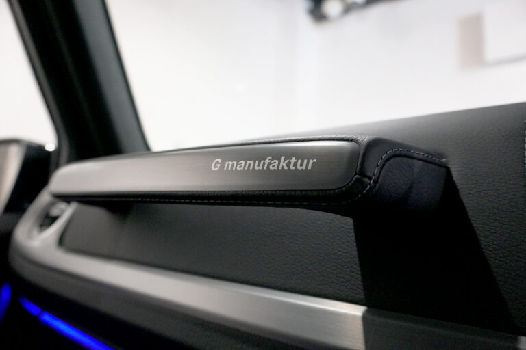 2023年式 メルセデスベンツ G400d ダークブラック AMGライン Gmanufakturプログラム オブシディアンブラック MQ4104