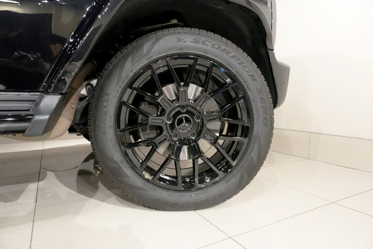 2023年式 メルセデスベンツ G400d ダークブラック Gmanufakturプログラム+ AMGライン オブシディアンブラック MQ4105