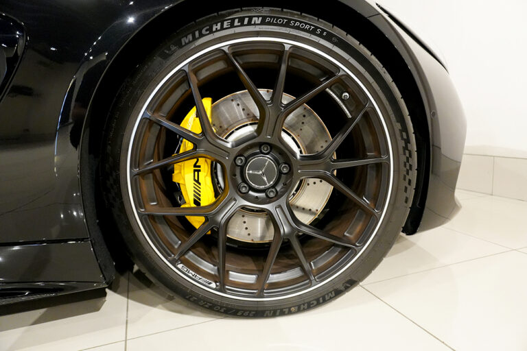 2024年式 メルセデスAMG GT63 4MATIC+ Coupe AMGパフォーマンス/カーボンPKG オブシディアンブラック