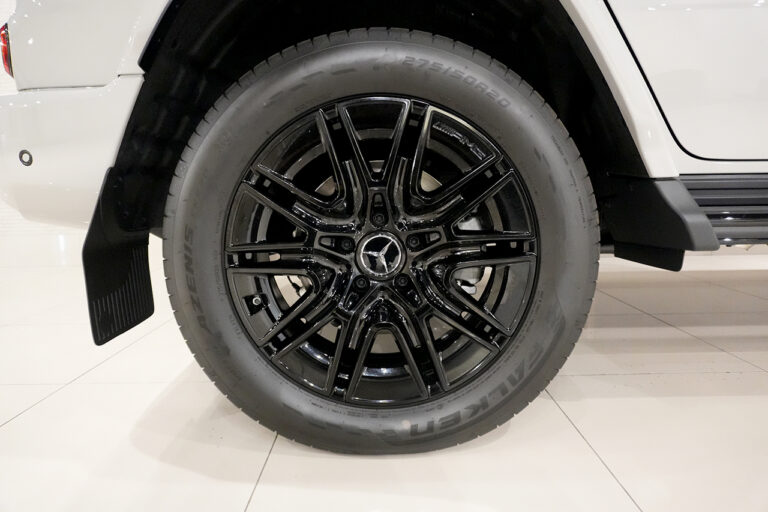 2025年式 メルセデスベンツ G400d オールナイトグレーPKG AMGライン MANUFAKTURプログラム+ ナイトPKG MQ4110