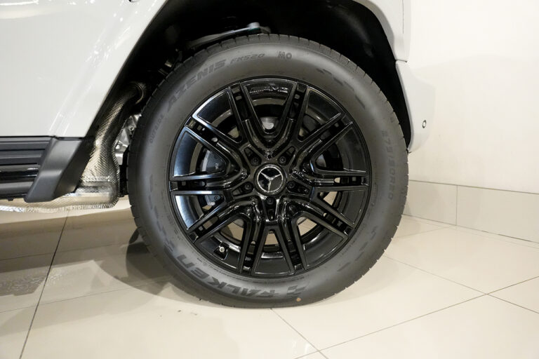 2025年式 メルセデスベンツ G400d オールナイトグレーPKG AMGライン MANUFAKTURプログラム+ ナイトPKG MQ4110