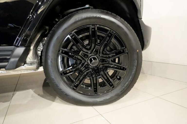 2025年式 メルセデスベンツ G450d MANUFAKTURプログラムプラス AMGライン ナイトパッケージ オブシディアンブラック MQ4109