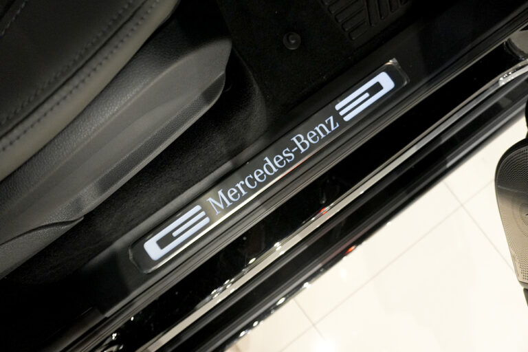 2025年式 メルセデスベンツ G400d オールナイトグレーPKG AMGライン MANUFAKTURプログラム+ ナイトPKG MQ4110