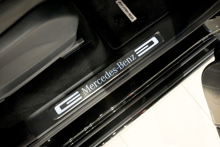 2025年式 メルセデスベンツ G450d MANUFAKTURプログラムプラス AMGライン ナイトパッケージ オブシディアンブラック MQ4109