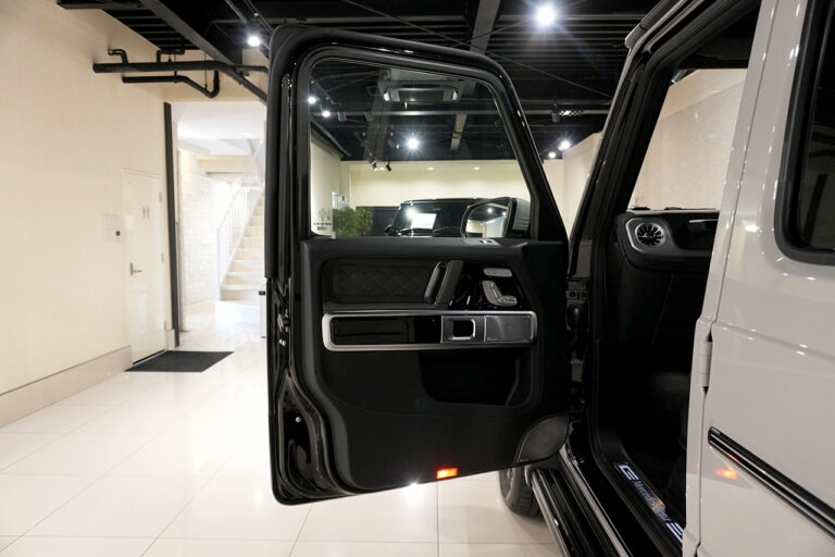 2025年式 メルセデスベンツ G400d オールナイトグレーPKG AMGライン MANUFAKTURプログラム+ ナイトPKG MQ4110
