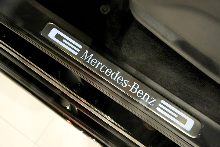 2025年式 メルセデスベンツ G400d オールナイトグレーPKG AMGライン MANUFAKTURプログラム+ ナイトPKG MQ4110
