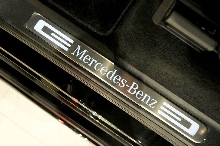 2025年式 メルセデスベンツ G450d MANUFAKTURプログラムプラス AMGライン ナイトパッケージ オブシディアンブラック MQ4109