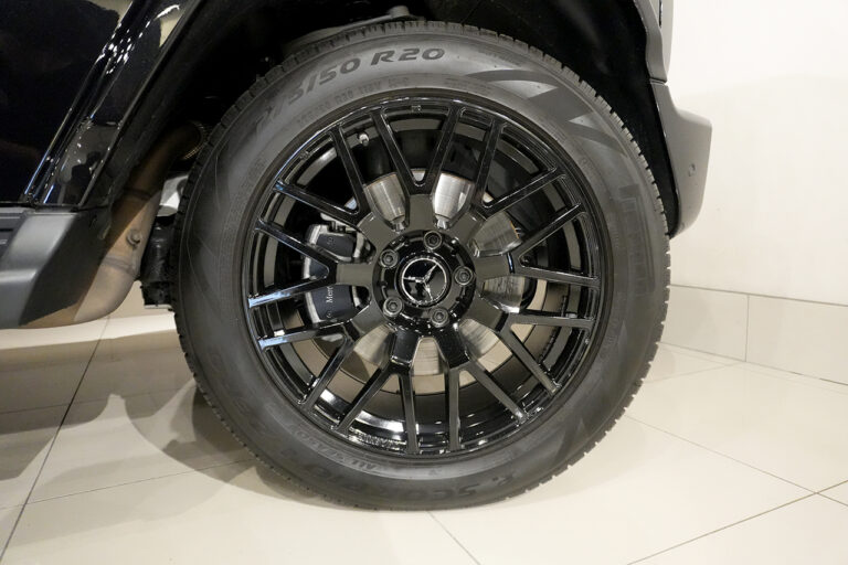 2023年式 メルセデスベンツ G400d ダークブラック Gmanufakturプログラム AMGライン オブシディアンブラック MQ4116　