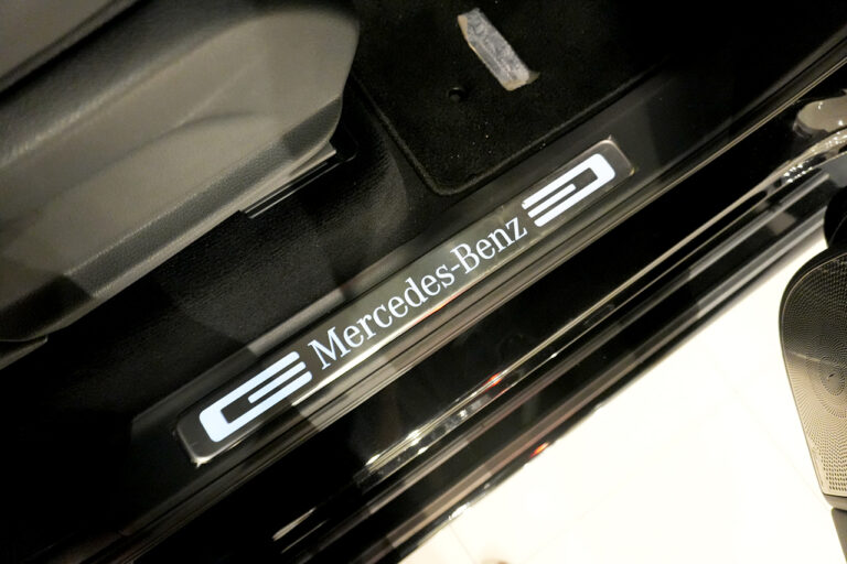 2023年式 メルセデスベンツ G400d ダークブラック Gmanufakturプログラム AMGライン オブシディアンブラック MQ4116　