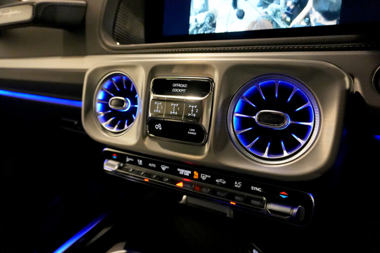 2025年式  メルセデスAMG G63 202502 ダークトパーズ MANUFAKTURプログラムプラス モハーベシルバー MQ4120