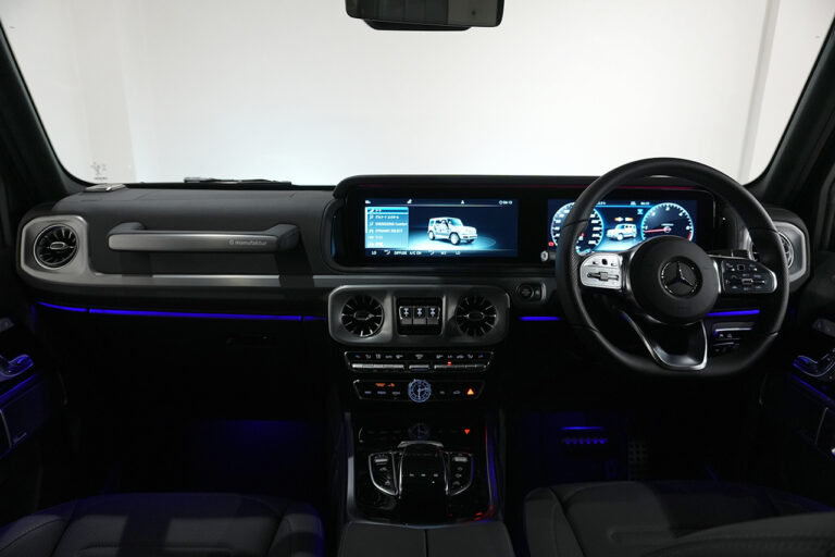 2024年式 メルセデスベンツ G400d manufakturプログラム ダークプラチナ オパリスホワイト MQ4155