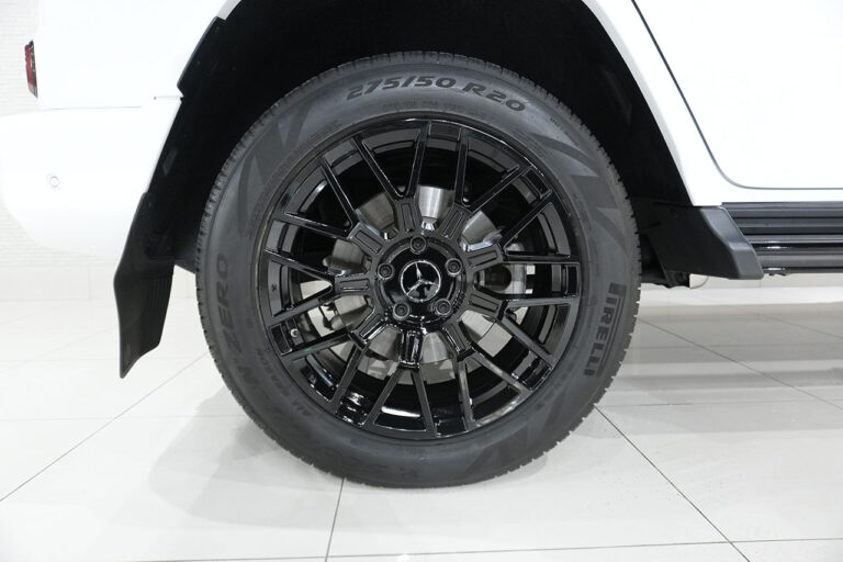 2024年式 メルセデスベンツ G400d manufakturプログラム ダークプラチナ オパリスホワイト MQ4155