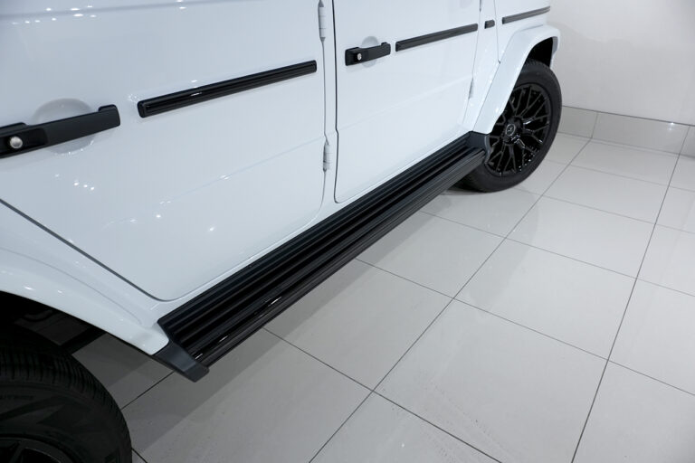 2024年式 メルセデスベンツ G400d manufakturプログラム ダークプラチナ オパリスホワイト MQ4155