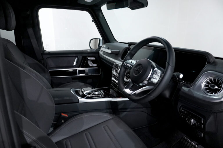 2024年式 メルセデスベンツ G400d manufakturプログラム ダークプラチナ オパリスホワイト MQ4155