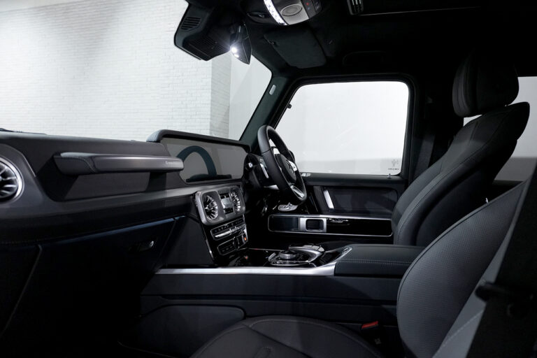 2024年式 メルセデスベンツ G400d manufakturプログラム ダークプラチナ オパリスホワイト MQ4155