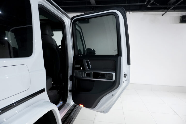 2024年式 メルセデスベンツ G400d manufakturプログラム ダークプラチナ オパリスホワイト MQ4155