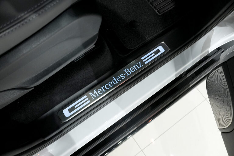 2024年式 メルセデスベンツ G400d manufakturプログラム ダークプラチナ オパリスホワイト MQ4155