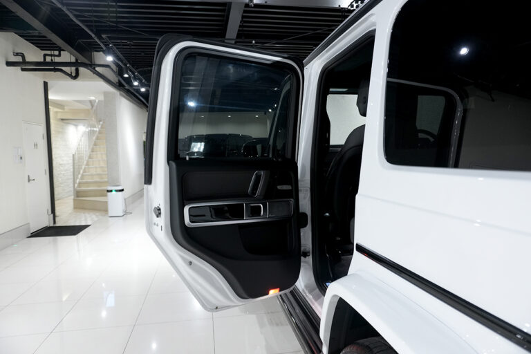 2024年式 メルセデスベンツ G400d manufakturプログラム ダークプラチナ オパリスホワイト MQ4155