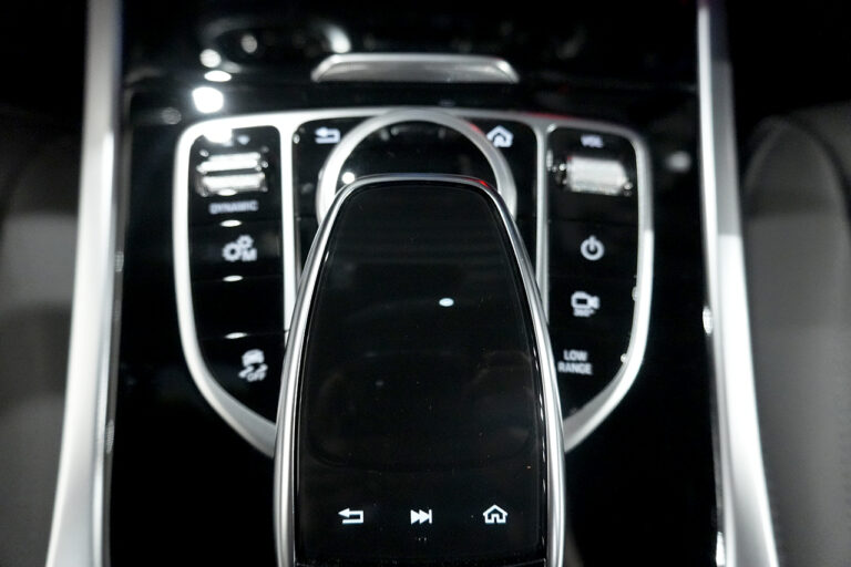 2024年式 メルセデスベンツ G400d manufakturプログラム ダークプラチナ オパリスホワイト MQ4155