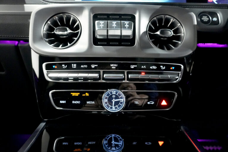 2024年式 メルセデスベンツ G400d manufakturプログラム ダークプラチナ オパリスホワイト MQ4155