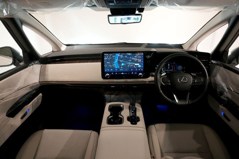 2025年式 レクサス LM500h VersionL 後期モデル ソニッククォーツ MQ4137