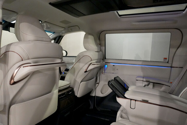 2025年式 レクサス LM500h VersionL 後期モデル ソニッククォーツ MQ4137