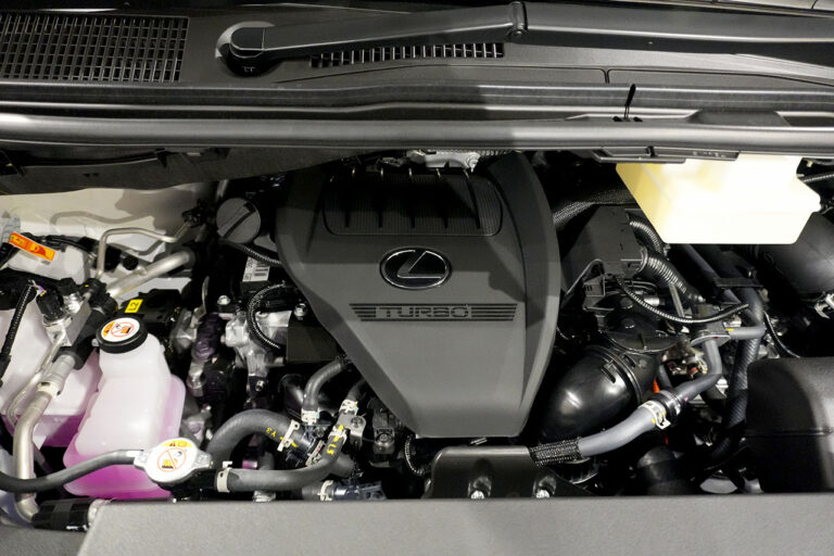 2025年式 レクサス LM500h VersionL 後期モデル ソニッククォーツ MQ4137