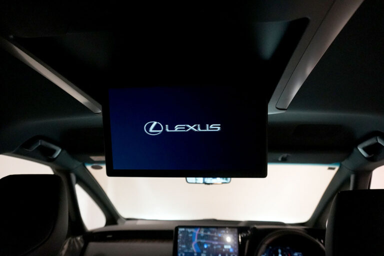 2025年式 LM500h VersionL 後期モデル ソニッククォーツ 内装 ブラックレザー MQ4139