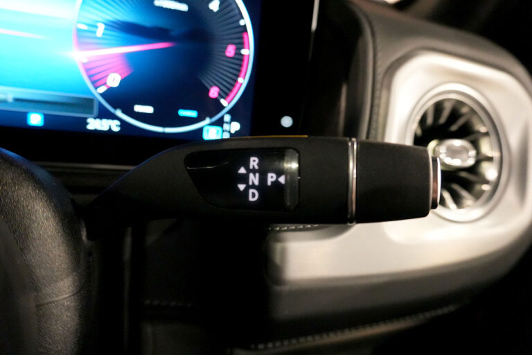2025年式 メルセデスベンツ G450d Edition MANUFAKTUR Icon　MANUFAKTURダークブルー MQ4144