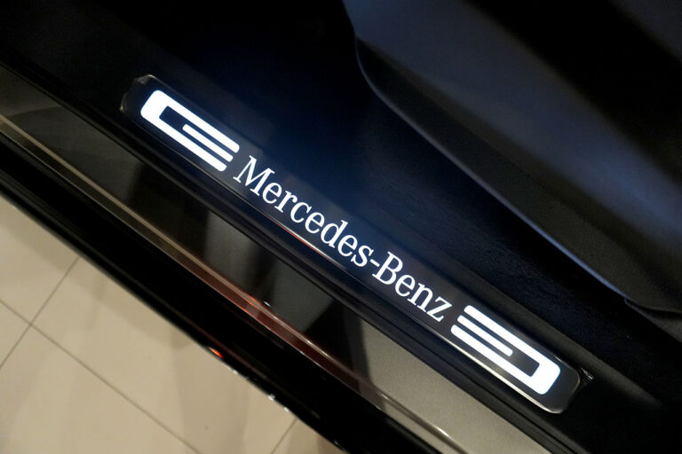 2025年式 メルセデスベンツ G450d AMGライン MANUFAKTURプログラムプラス ナイトパッケージ モハーベシルバー MQ4150