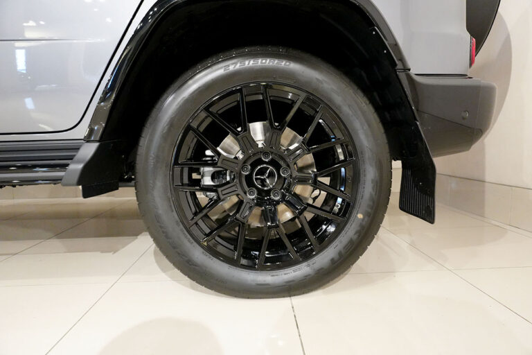 2025年式 メルセデスベンツ G450d maqspeed 9 ダークステルス MANUFAKTURプログラム AMGライン セレナイトグレー MQ4151