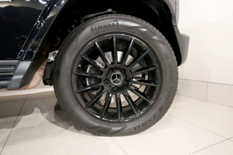 2021年式 メルセデスベンツ G350d ダークブラック AMGライン オブシディアンブラック MQ4154