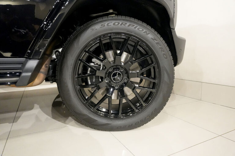 2023年式 メルセデスベンツ G400d ダークブラック Gmanufakturプログラム AMGライン オブシディアンブラック MQ4161