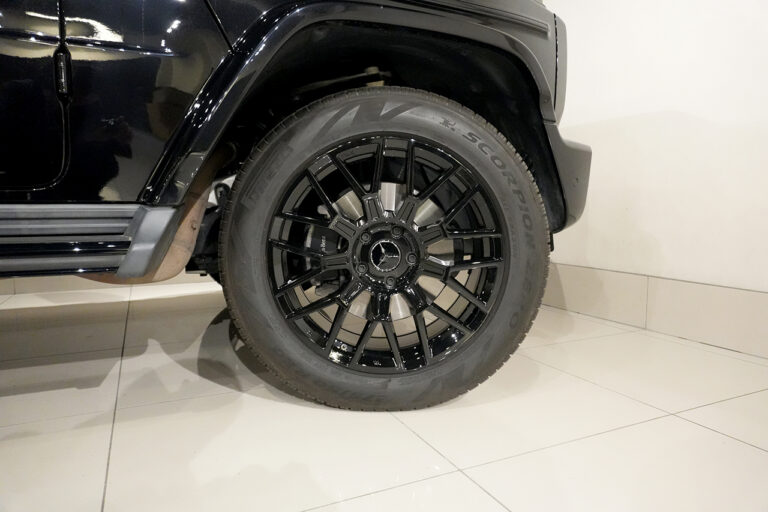 2023年式 メルセデスベンツ G400d maqspeed 9 ダークブラック Gmanufakturプログラム オブシディアンブラック MQ4168