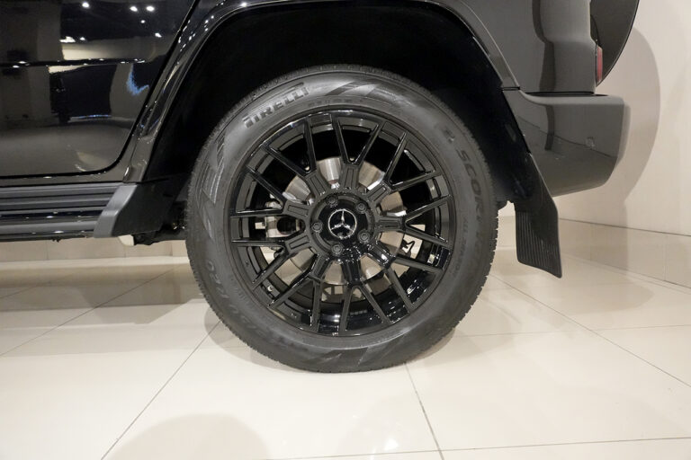 2023年式 メルセデスベンツ G400d ダークブラック Gmanufaktur AMGライン オブシディアンブラック MQ4192