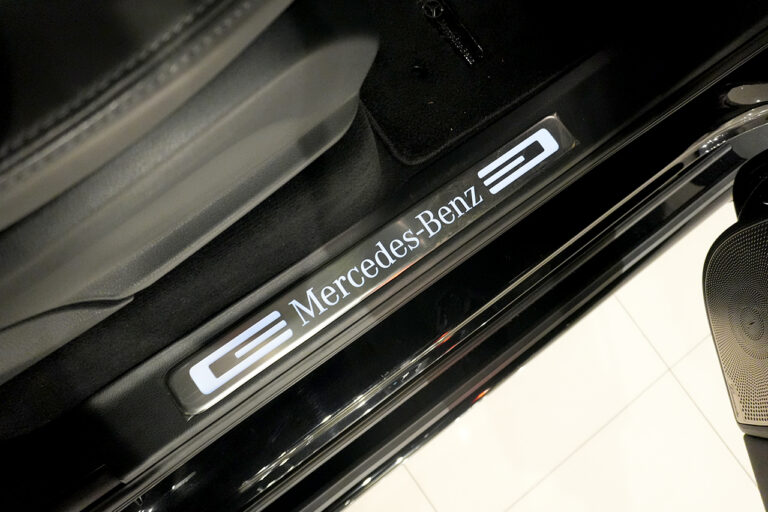 2023年式 メルセデスベンツ G400d ダークブラック Gmanufaktur AMGライン オブシディアンブラック MQ4192