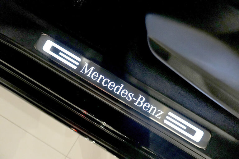 2023年式 メルセデスベンツ G400d ダークブラック Gmanufaktur AMGライン オブシディアンブラック MQ4192