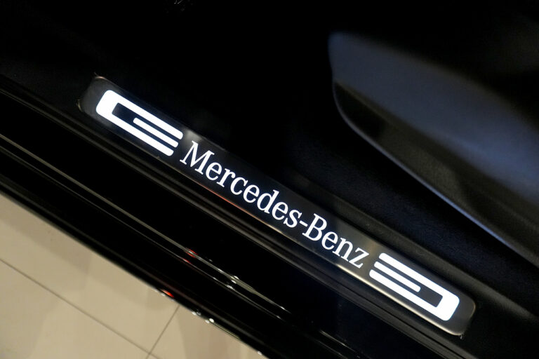 2023年式 メルセデスベンツ G400d ダークブラック Gmanufaktur AMGライン オブシディアンブラック MQ4192