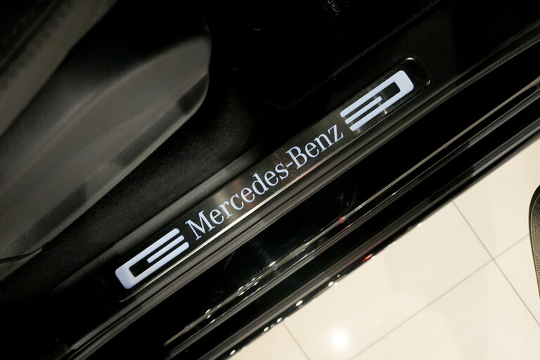2024年式 メルセデスベンツ G400d ダークブラック Gmanufakturプログラム+ AMGライン オブシディアンブラック MQ4193