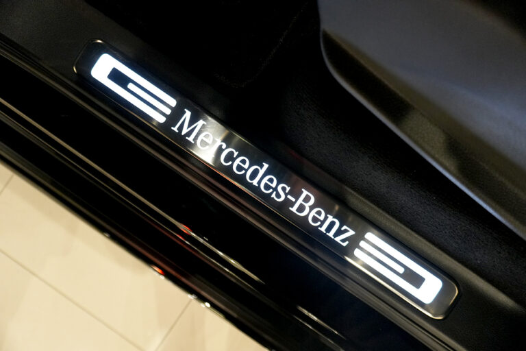 2024年式 メルセデスベンツ G400d ダークブラック Gmanufakturプログラム+ AMGライン オブシディアンブラック MQ4193