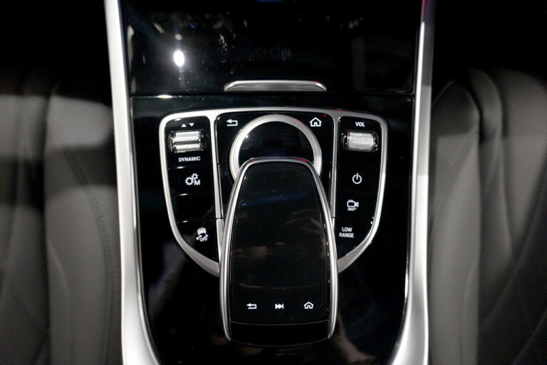 2024年式 メルセデスベンツ G400d ダークブラック Gmanufakturプログラム+ AMGライン オブシディアンブラック MQ4193