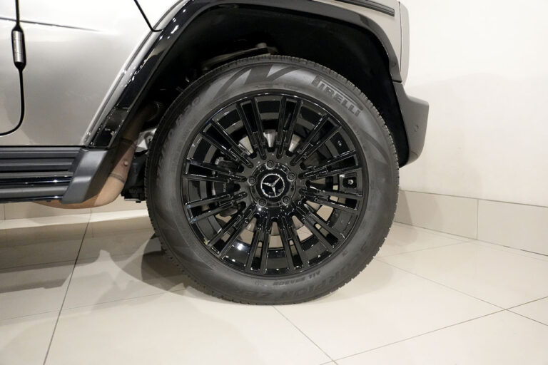 2023年式 メルセデスベンツ G400d ミッドナイト Gmanufakturプログラム AMGライン MQ4196