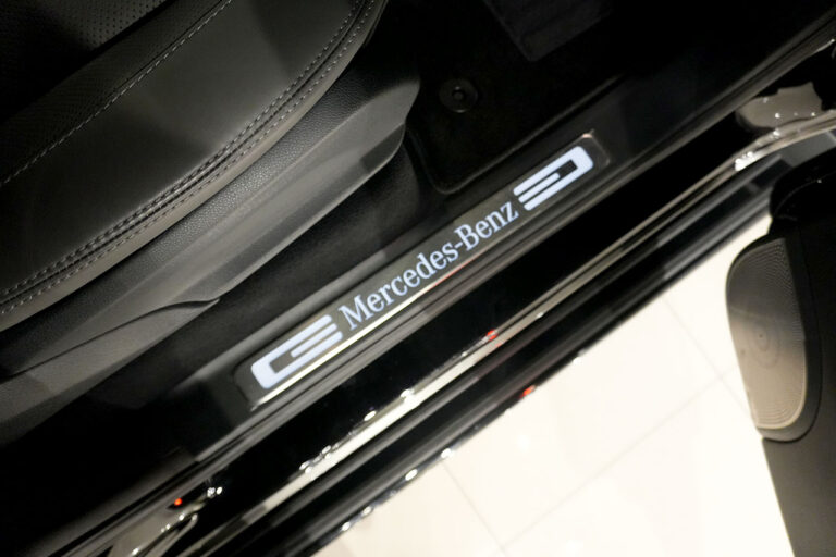 2023年式 メルセデスベンツ G400d ミッドナイト Gmanufakturプログラム AMGライン MQ4196