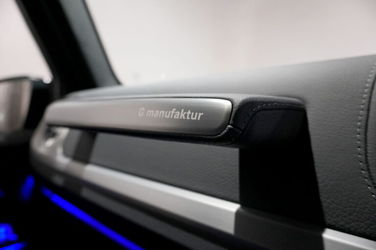 2023年式 メルセデスベンツ G400d ミッドナイト Gmanufakturプログラム AMGライン MQ4196