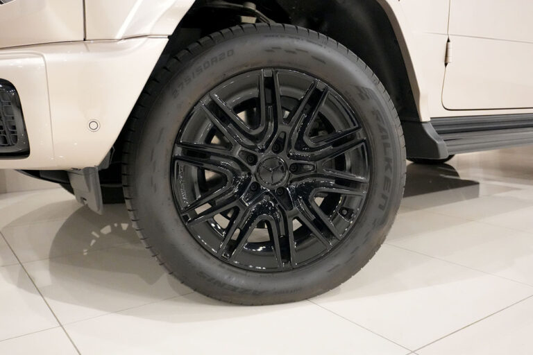 2025年式 メルセデスベンツ G450d(ISG搭載) ダークゴールド AMGラインPKG MANUFAKTURプログラム トラバーチンベージュ