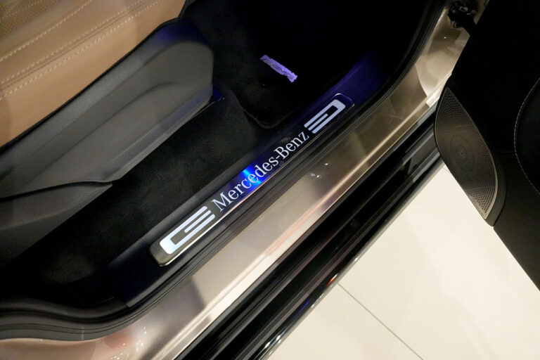 2025年式 メルセデスベンツ G450d(ISG搭載) ダークゴールド AMGラインPKG MANUFAKTURプログラム トラバーチンベージュ